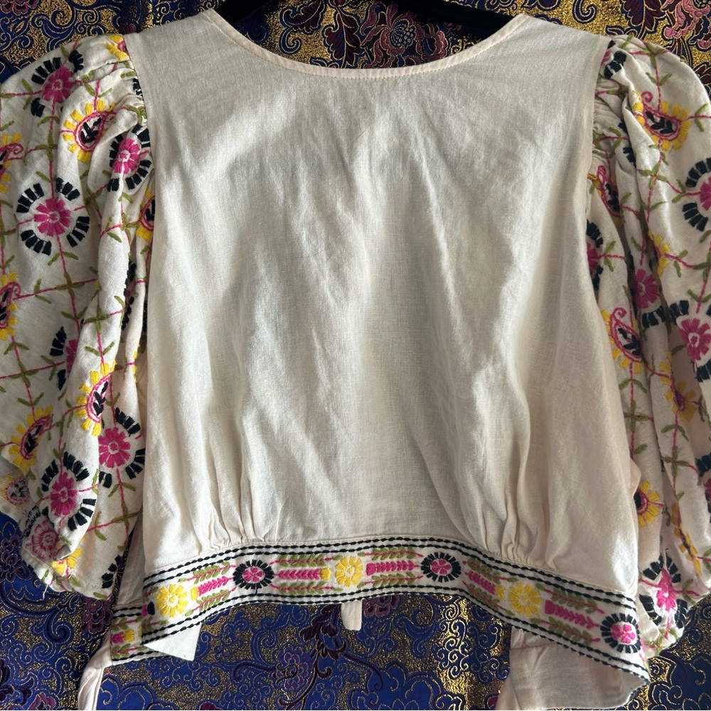 Topshop Cream Crop Top with Floral Embroidery - Picture 2 of 7
